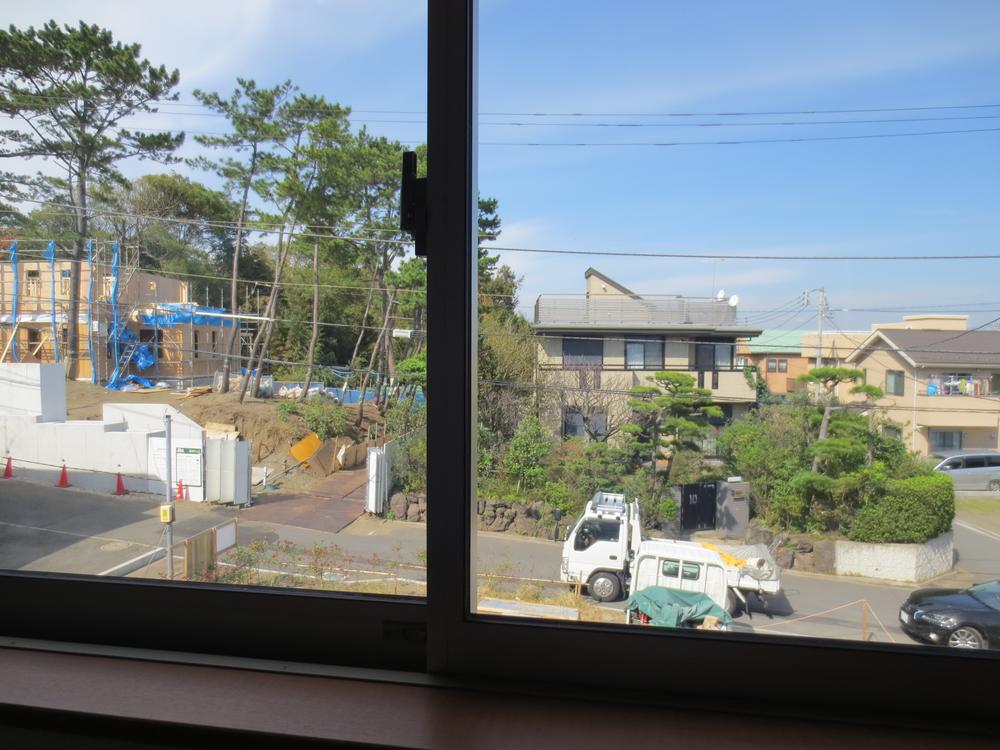 View photos from the dwelling unit. View from the site (October 2013) Shooting