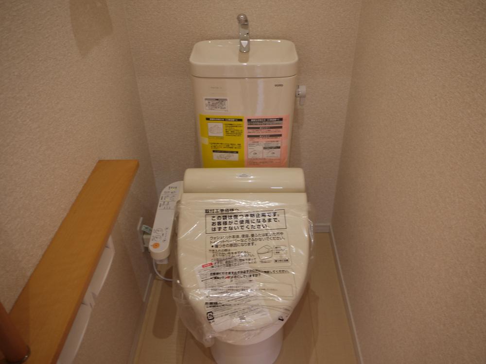 Toilet. Indoor (12 May 2013) Shooting