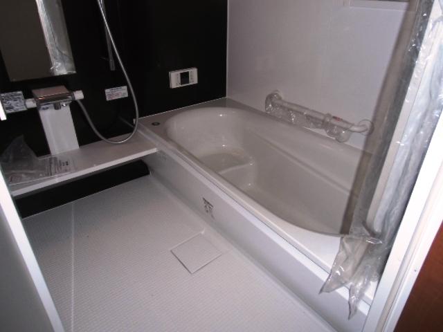 Bathroom. Indoor (12 May 2013) Shooting