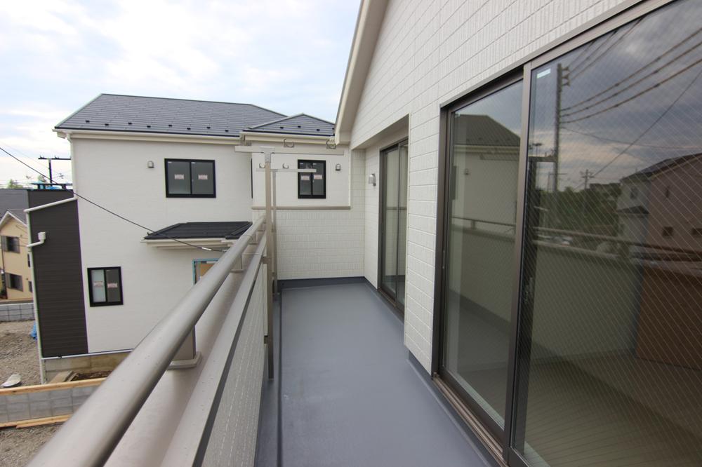 Same specifications photos (Other introspection). ● 27 Building: wide balcony construction cases