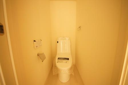 Toilet. Indoor (10 May 2013) Shooting, Toilets are warm water washing toilet seat.