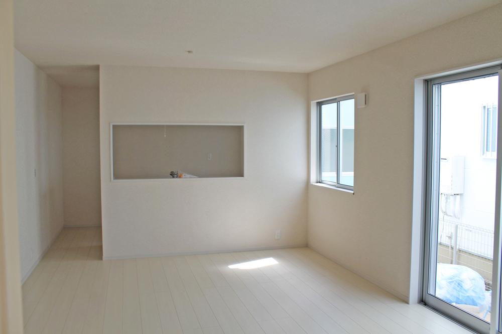 Same specifications photos (living). Interior construction results