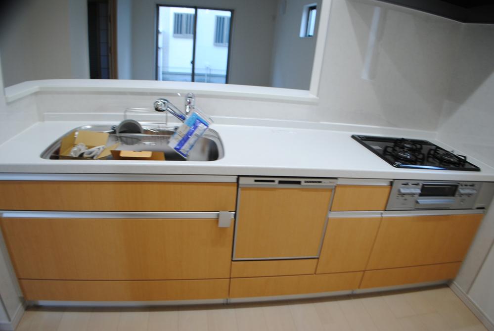 Kitchen. Indoor (12 May 2013) Shooting