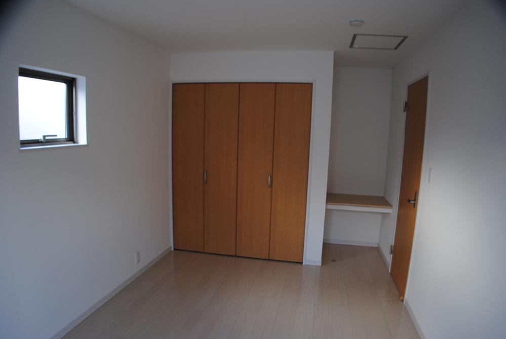 Non-living room. Indoor (12 May 2013) Shooting