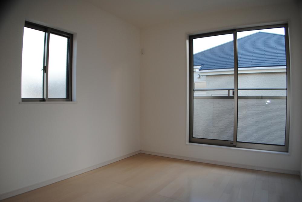 Non-living room. Indoor (12 May 2013) Shooting