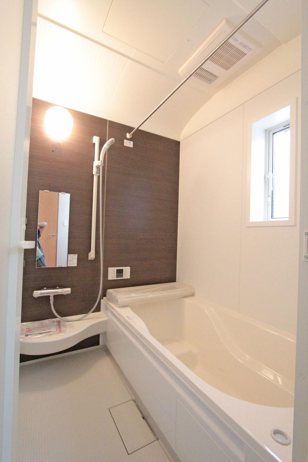 Same specifications photo (bathroom). Interior construction results