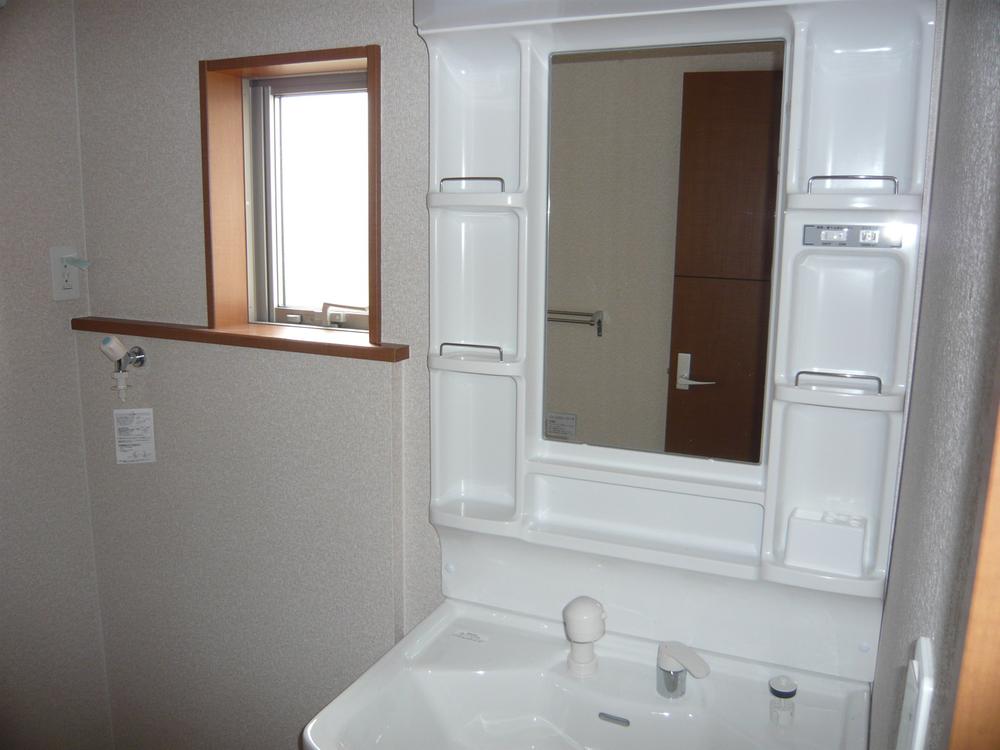 Wash basin, toilet. Indoor (September 2013) Shooting