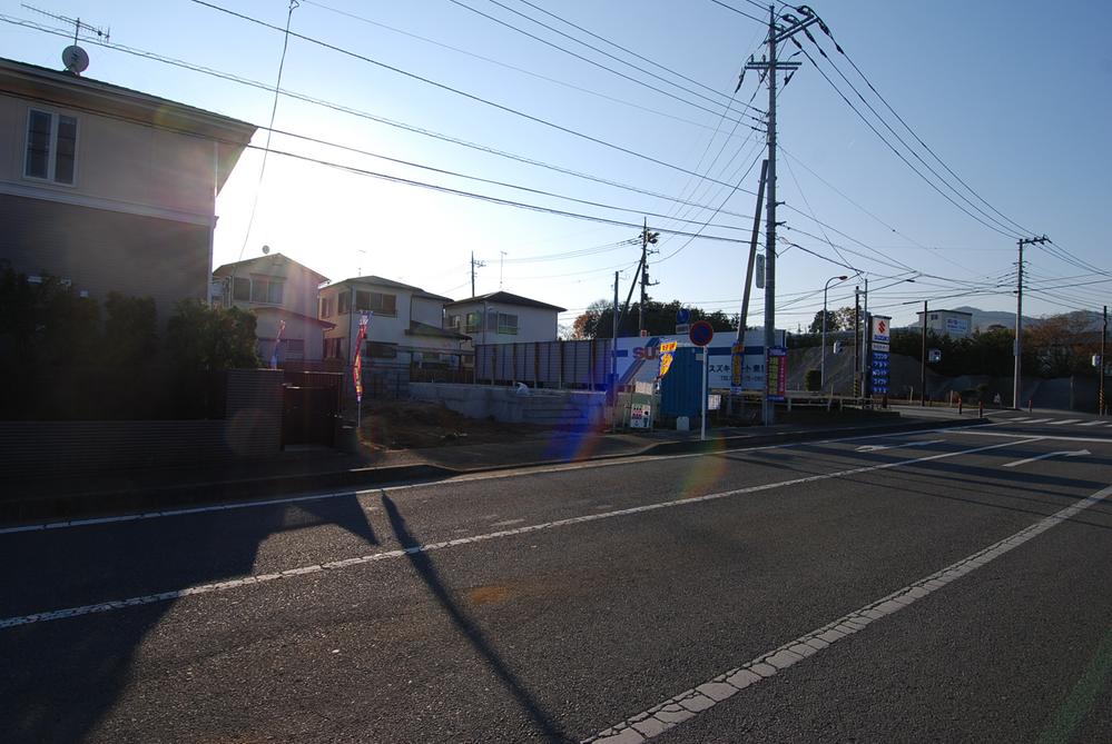 Local photos, including front road. Local (12 May 2013) Shooting