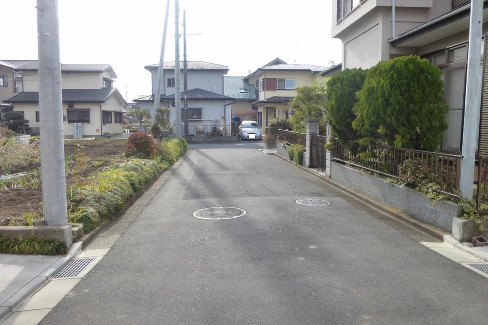 Local photos, including front road. Building 2 front road