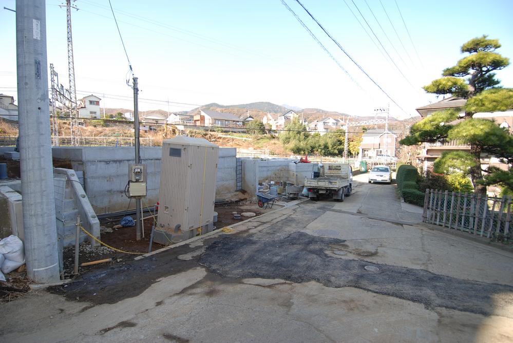 Local photos, including front road. Local (12 May 2013) Shooting