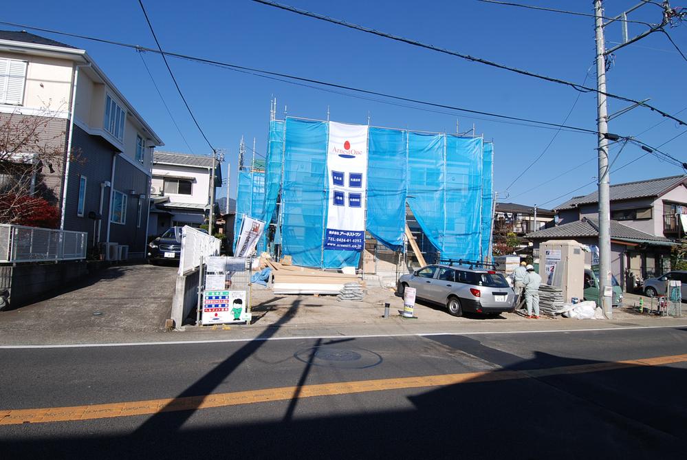 Local photos, including front road. Local (12 May 2013) Shooting