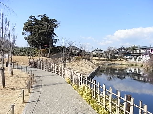 park. Imaizumi famous water is a park with a 500m spring and the cherry tree to cherry tree park. Waterside and cherry weaving the figure of four seasons, You can enjoy a stroll throughout the year. Looking forward to the season in the cherry-blossom viewing of cherry blossoms.