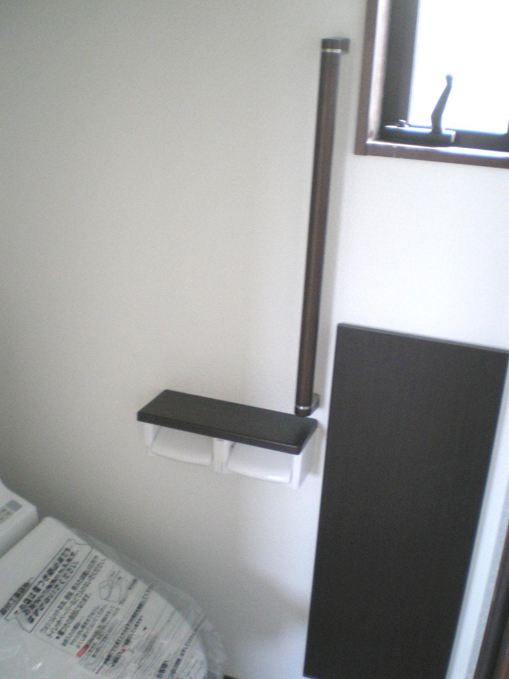 Same specifications photos (Other introspection). Firm is with storage in toilet.