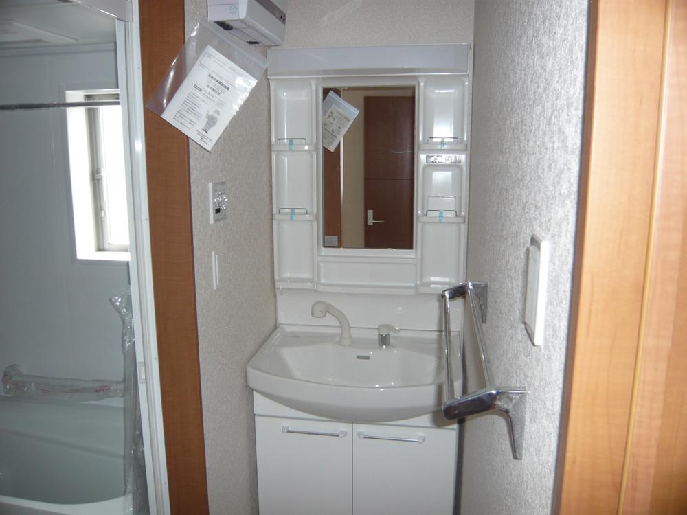 Wash basin, toilet. Indoor (September 2013) Shooting