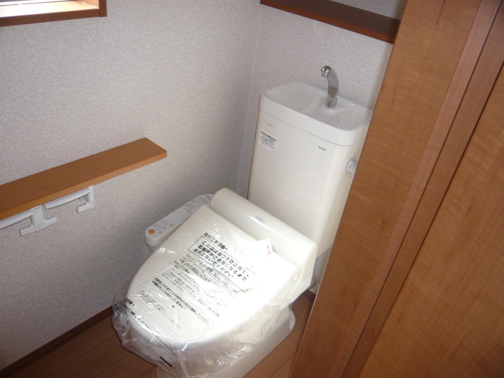 Toilet. Indoor (September 2013) Shooting