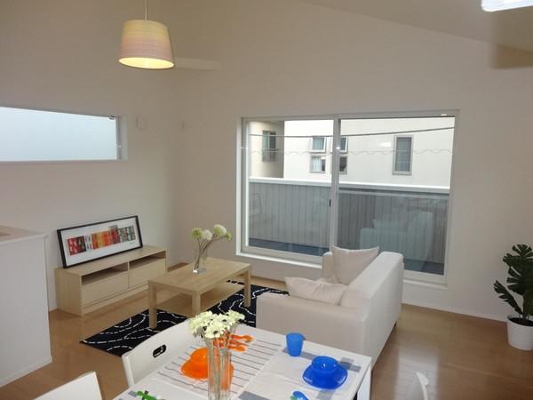 Living. Indoor (May 18, 2013) Shooting  [Building 3]