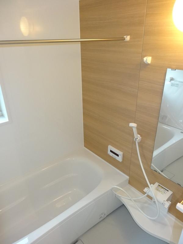 Bathroom. Indoor (May 18, 2013) Shooting