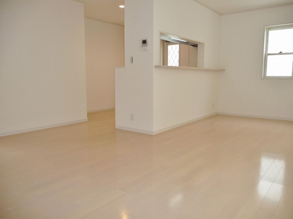 Same specifications photos (living). Example of construction