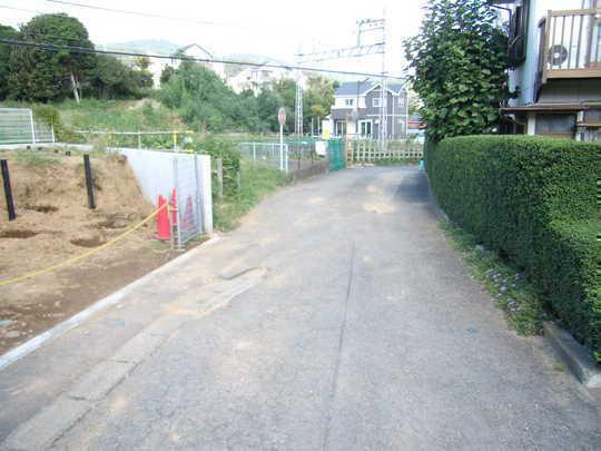 Local photos, including front road. Frontal road