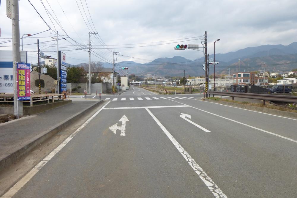 Local photos, including front road. There is also a sidewalk in the spacious road width 13m!