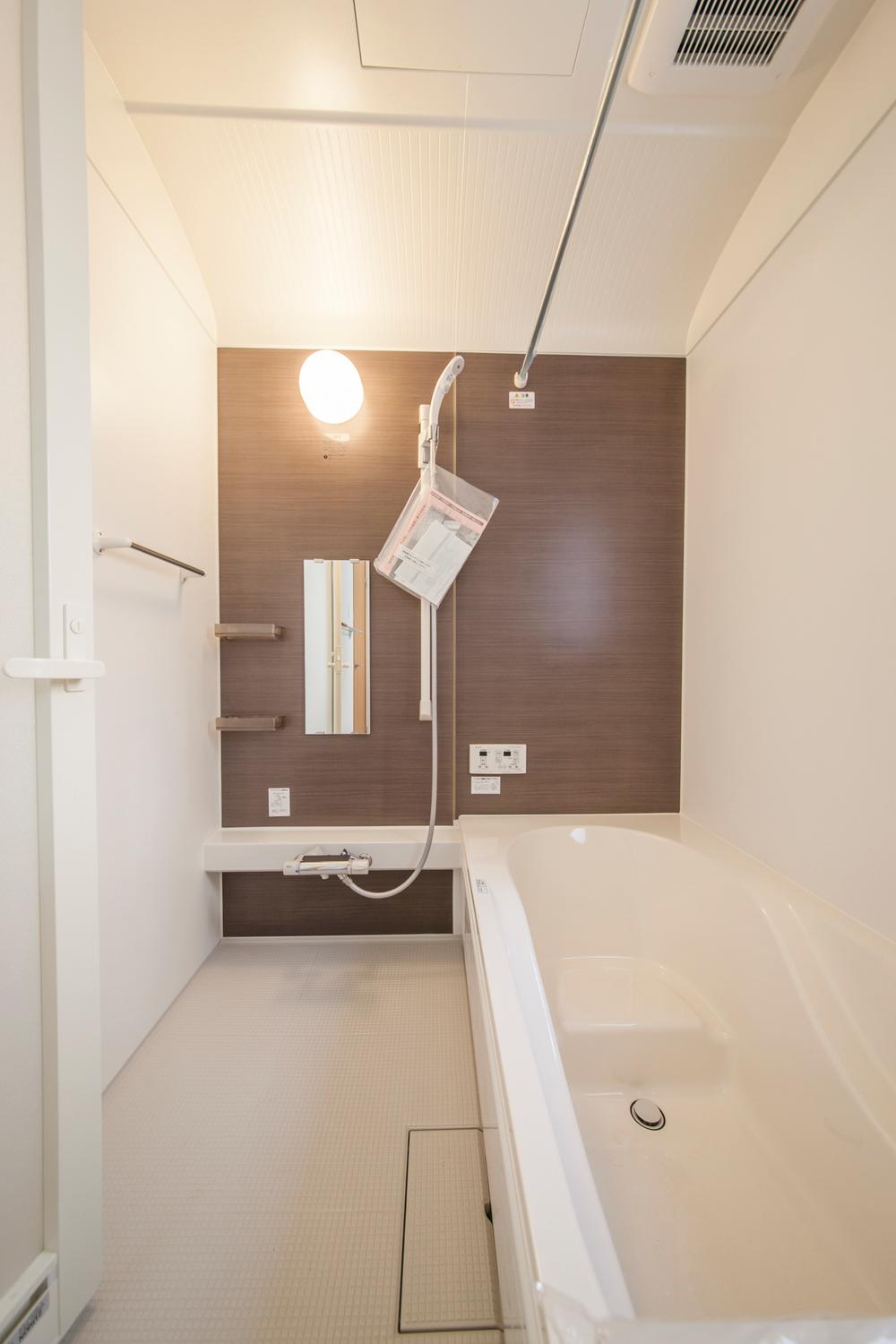 Same specifications photo (bathroom). Construction example: with bathroom dryer