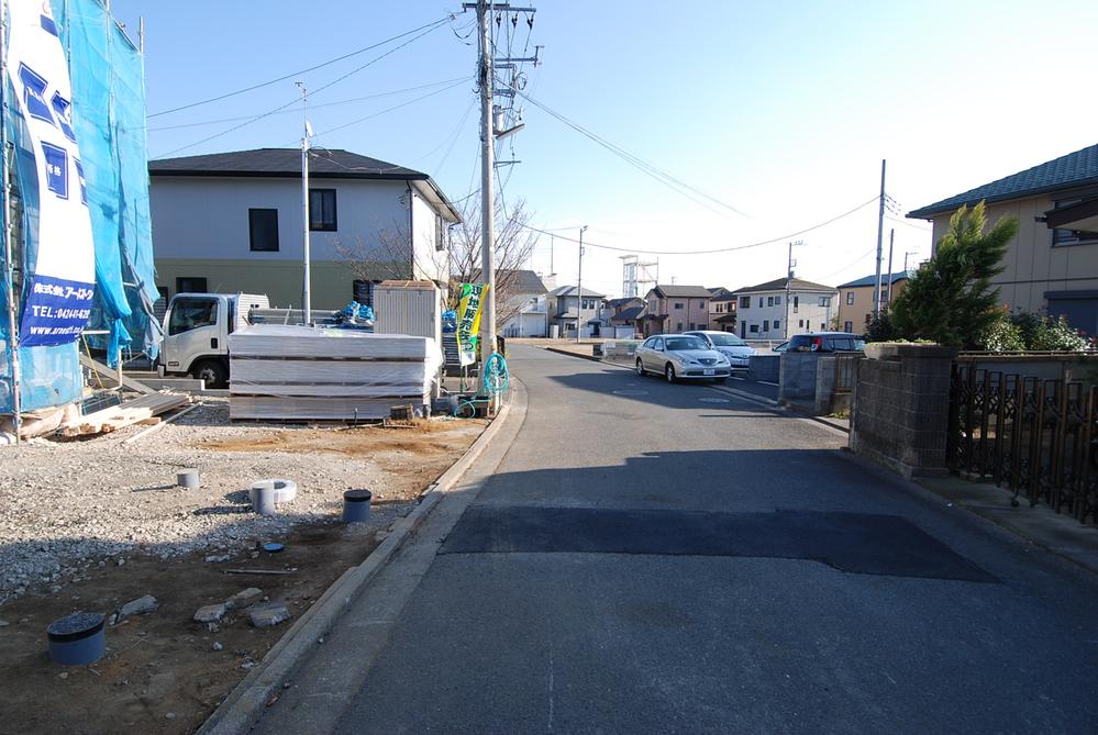 Local photos, including front road. Local (12 May 2013) Shooting