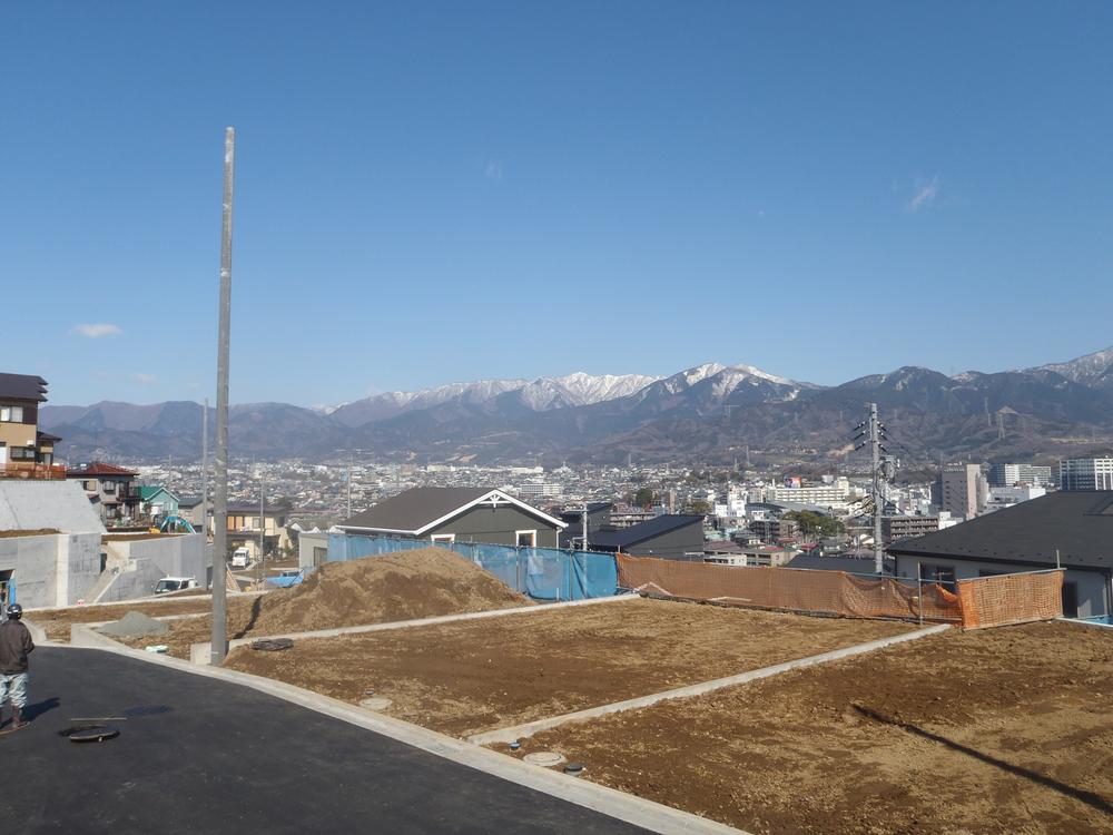 Local photos, including front road. It is safe and comfortable because 6m road.