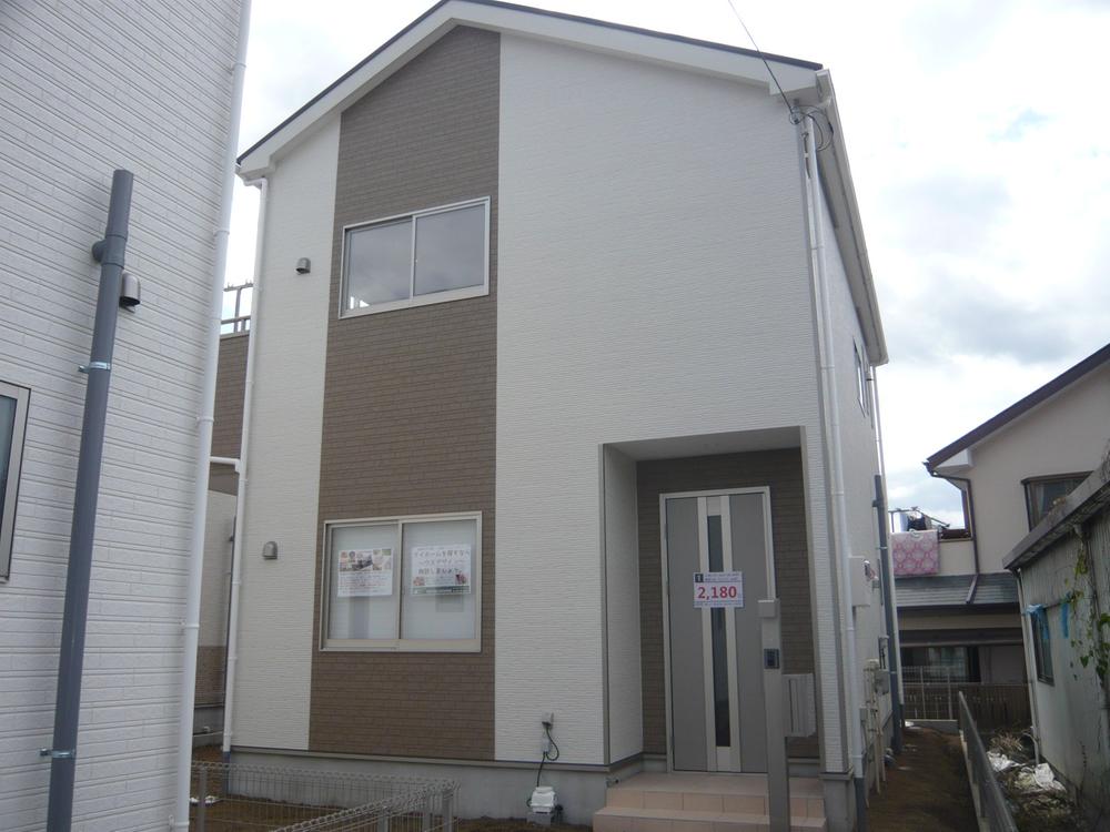 Entrance. Indoor (September 2013) Shooting