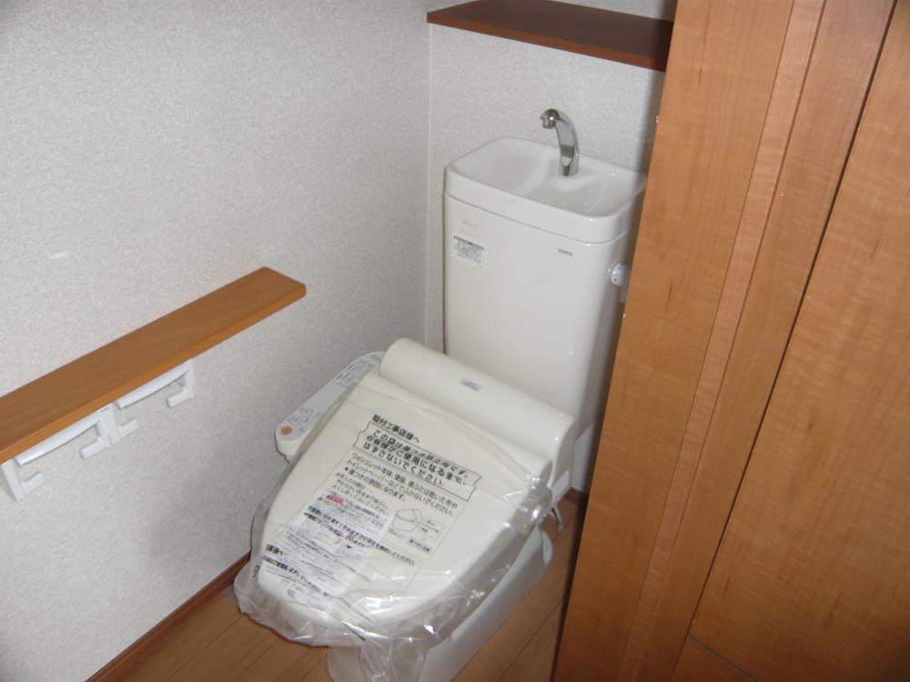 Toilet. Indoor (September 2013) Shooting