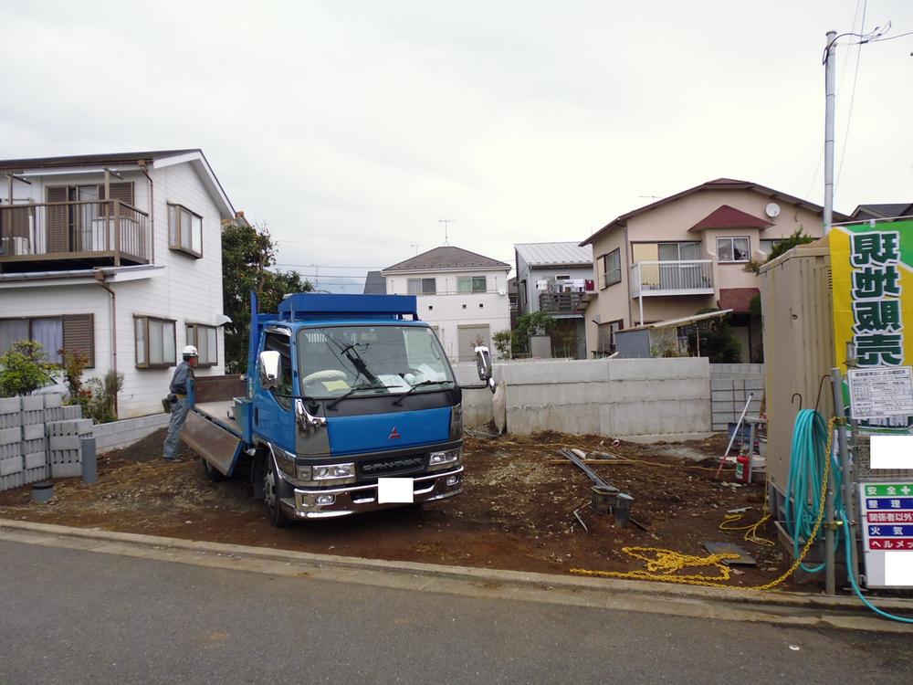 Local appearance photo. Local (11 May 2013) Shooting