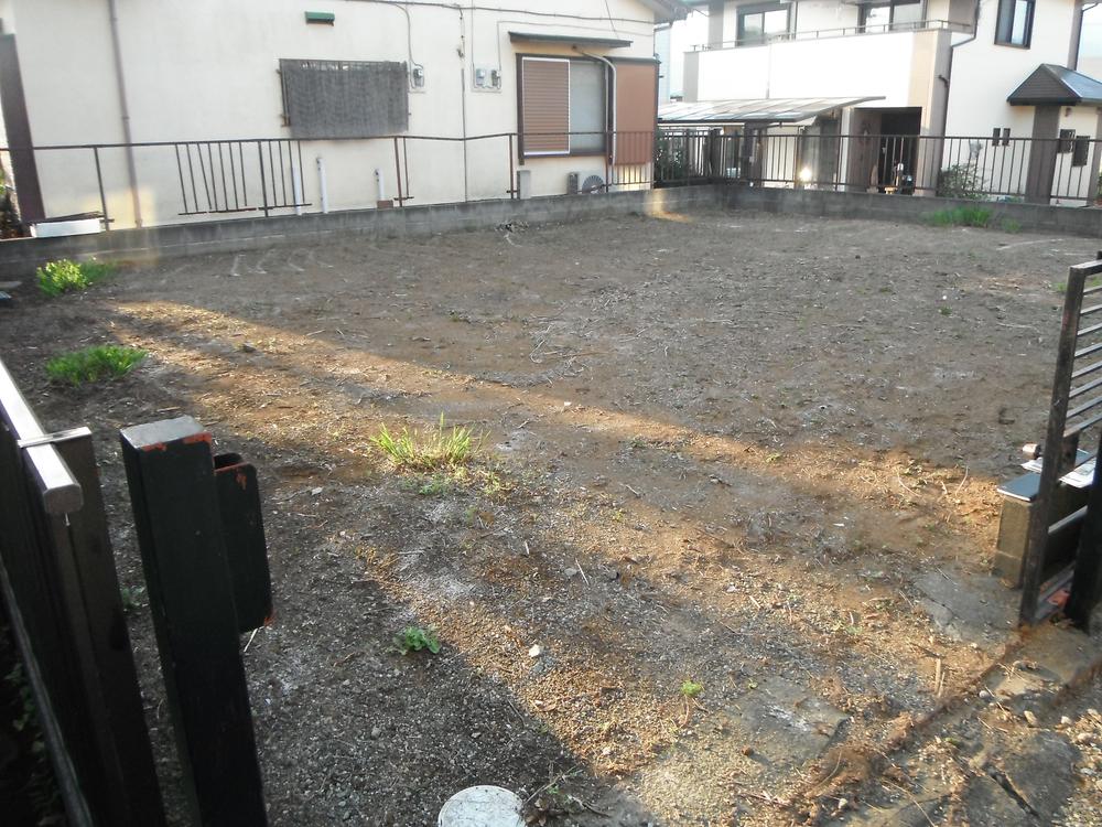 Local photos, including front road. Local (September 2013) Shooting