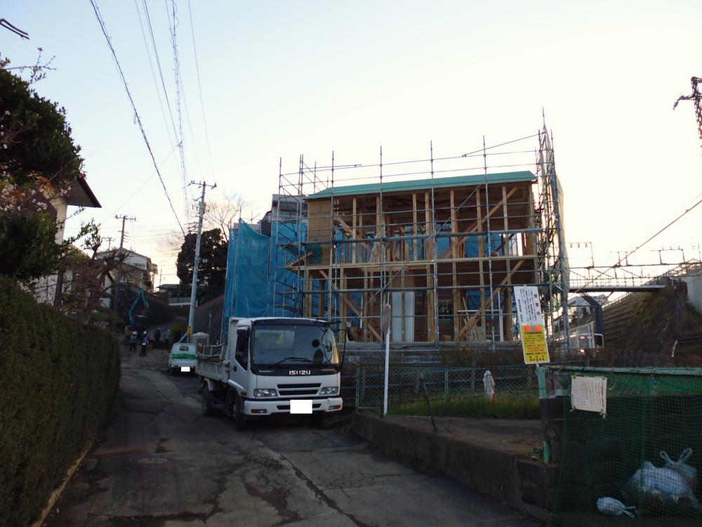 Local photos, including front road. Local (12 May 2013) Shooting