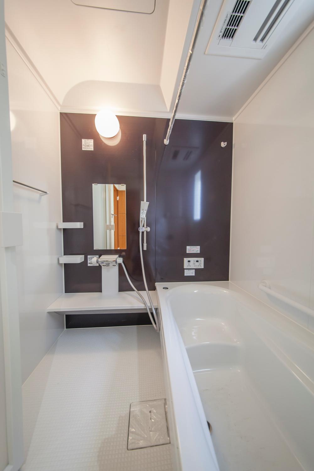 Same specifications photo (bathroom). Example of construction