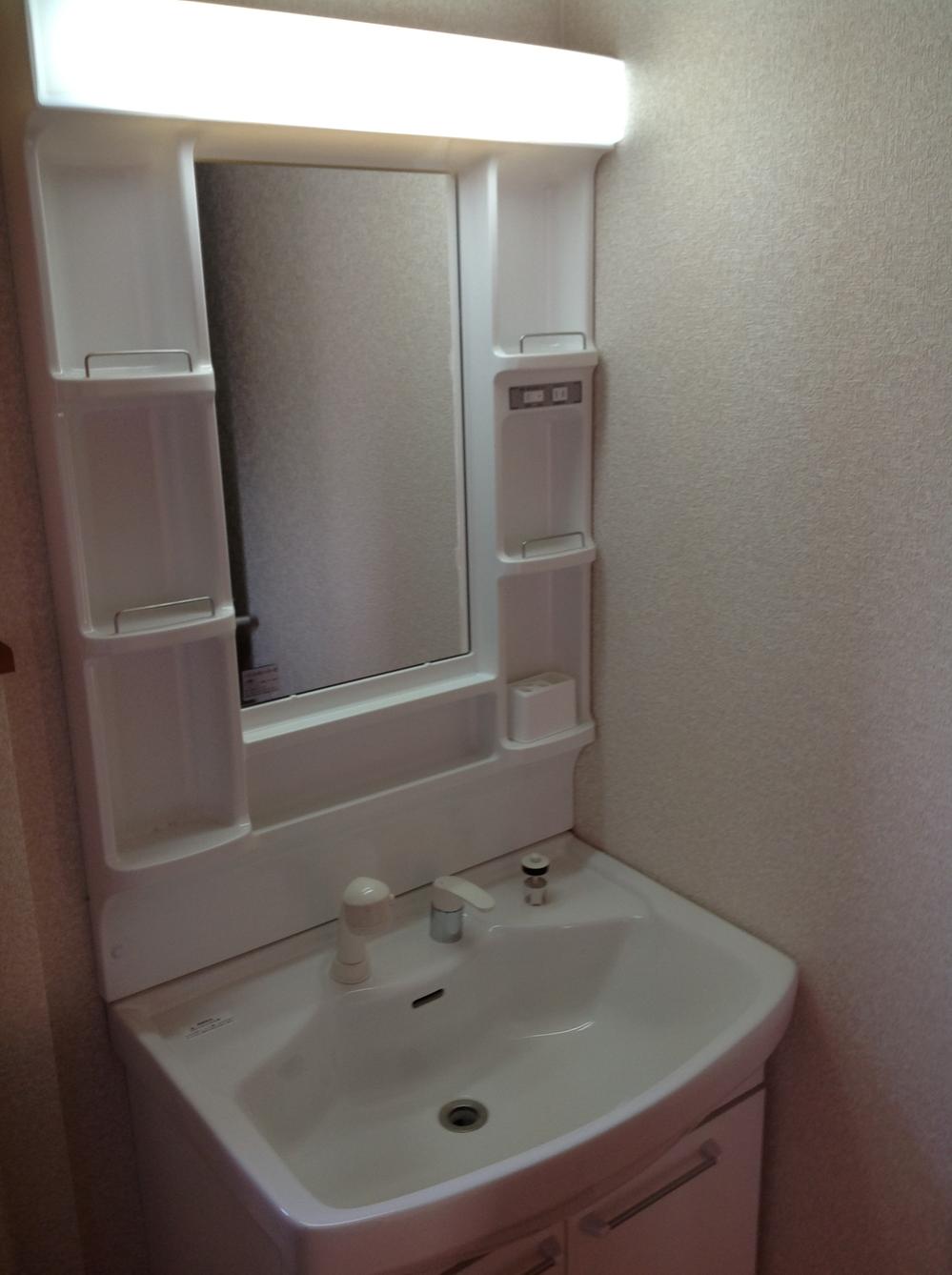 Wash basin, toilet. Wash basin (08 May 2013) Shooting