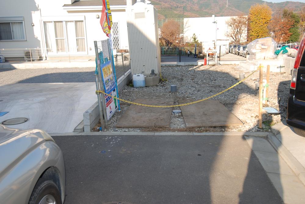 Local photos, including front road. Local (12 May 2013) Shooting