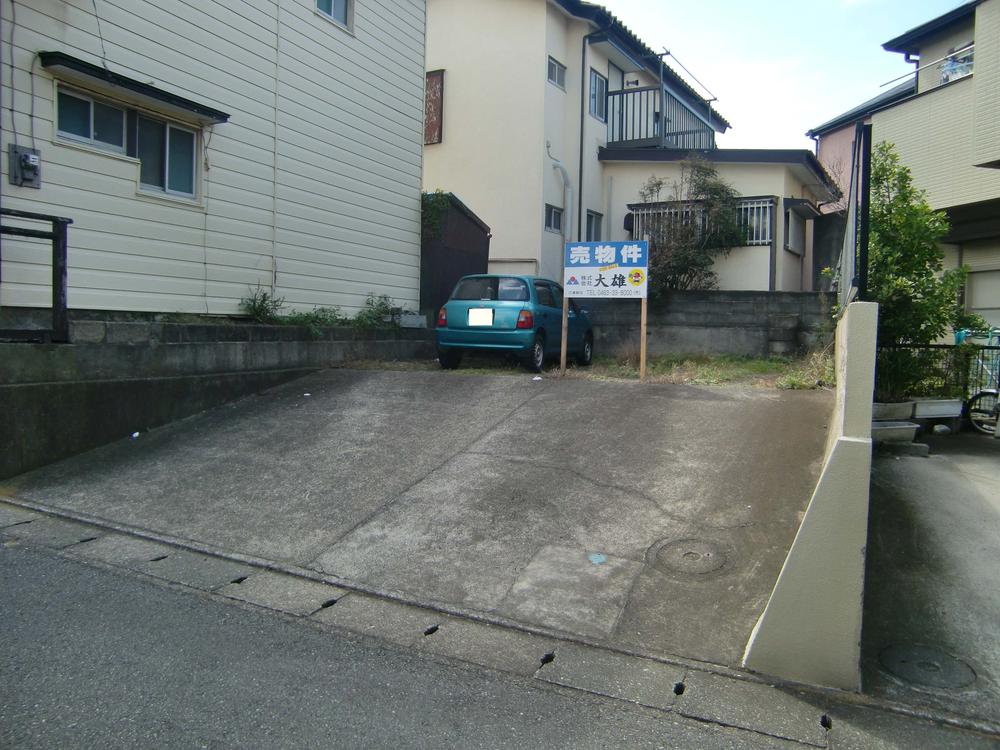 Local photos, including front road. Local (10 May 2013) Shooting