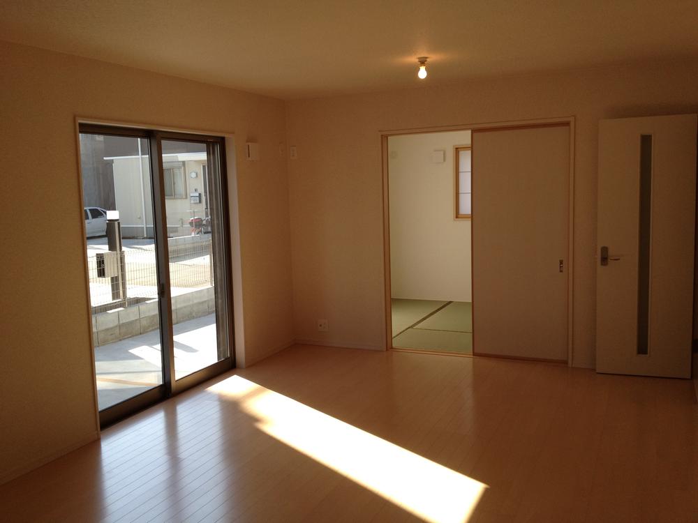 Same specifications photos (living). Same specifications