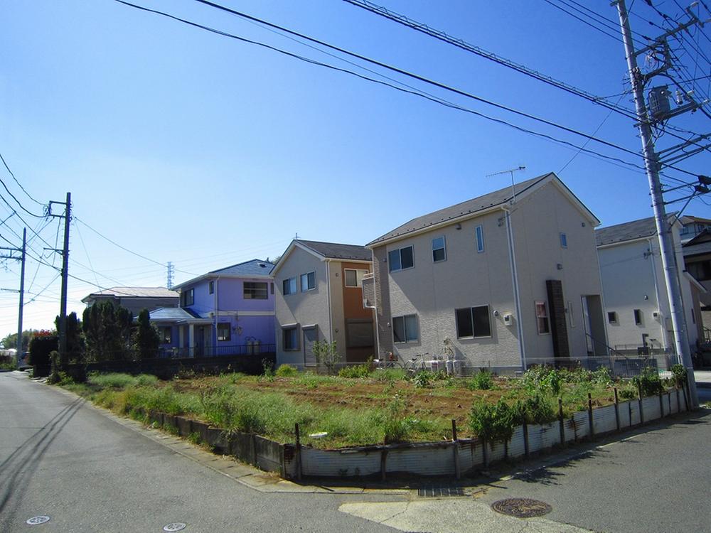 Local land photo. Local (10 May 2013) Shooting Hinataoka long shaping land from north to south in the adjacent hill. There is a feeling of opening per corner lot