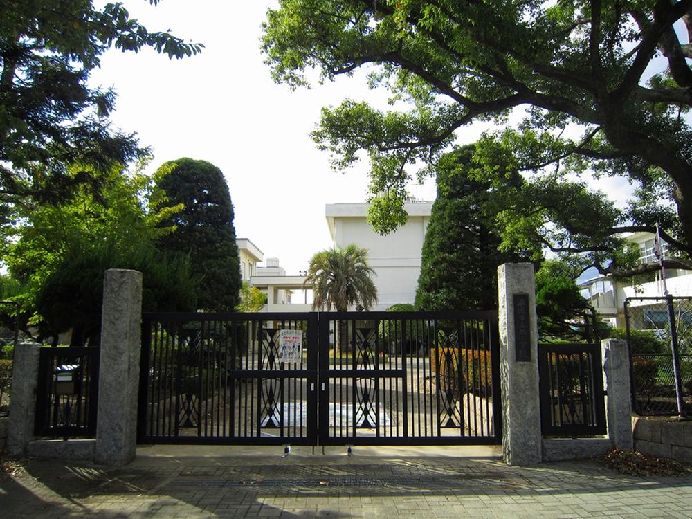 Primary school. 1405m until Hiratsuka TatsuAsahi Elementary School
