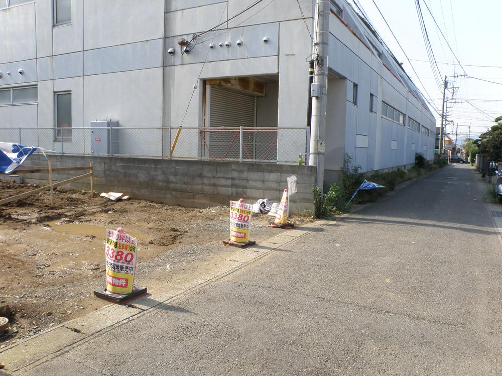 Local photos, including front road. Local (11 May 2013) Shooting