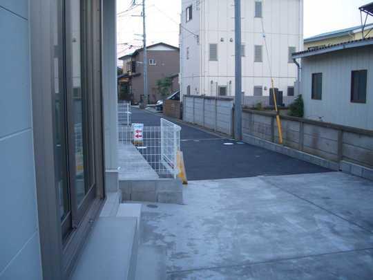 Local photos, including front road. Frontal road