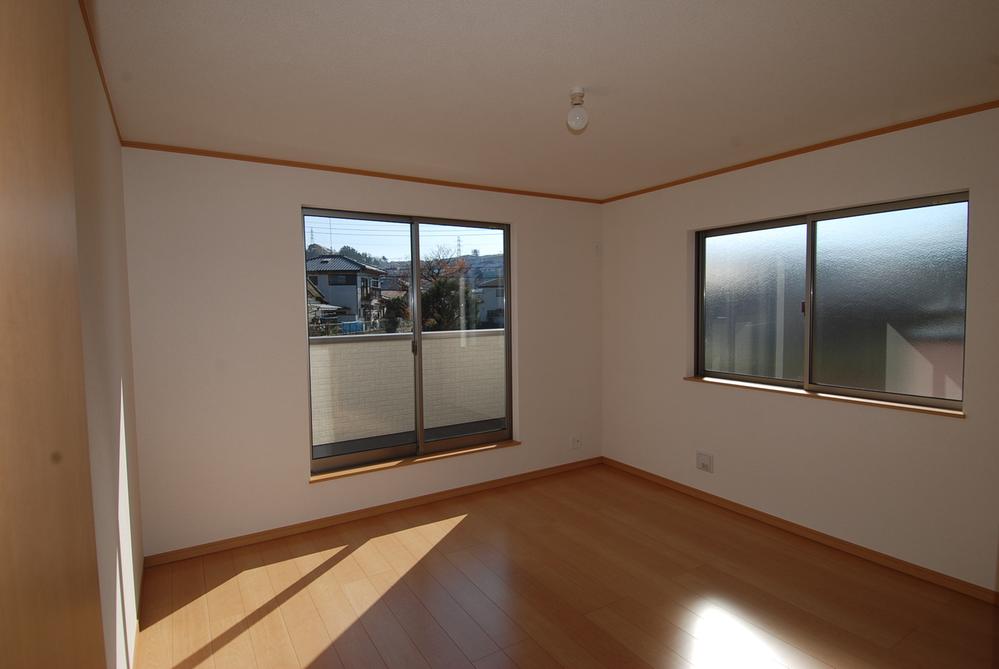 Non-living room. Indoor (12 May 2013) Shooting