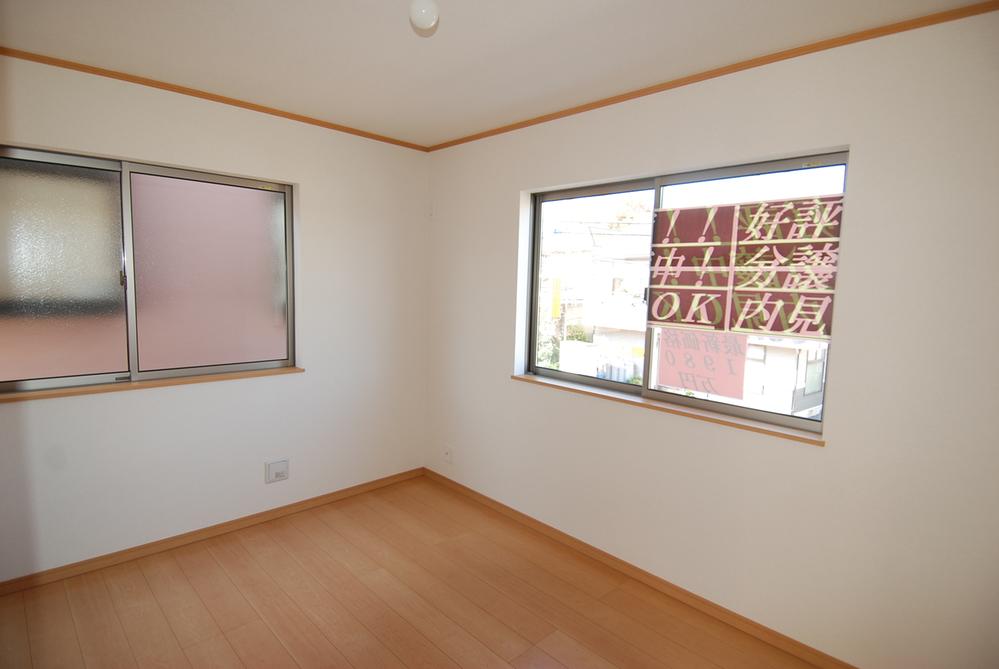 Non-living room. Indoor (12 May 2013) Shooting