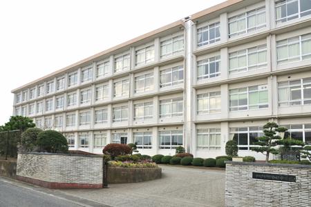 Junior high school. 1382m until Hiratsuka Tatsugane first junior high school