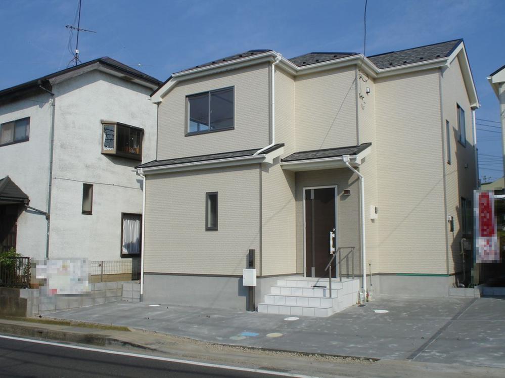 Local appearance photo. Local (10 May 2013) Shooting