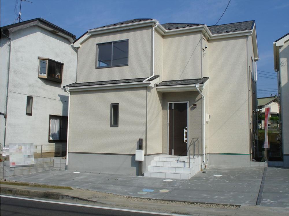 Local appearance photo. Local (10 May 2013) Shooting