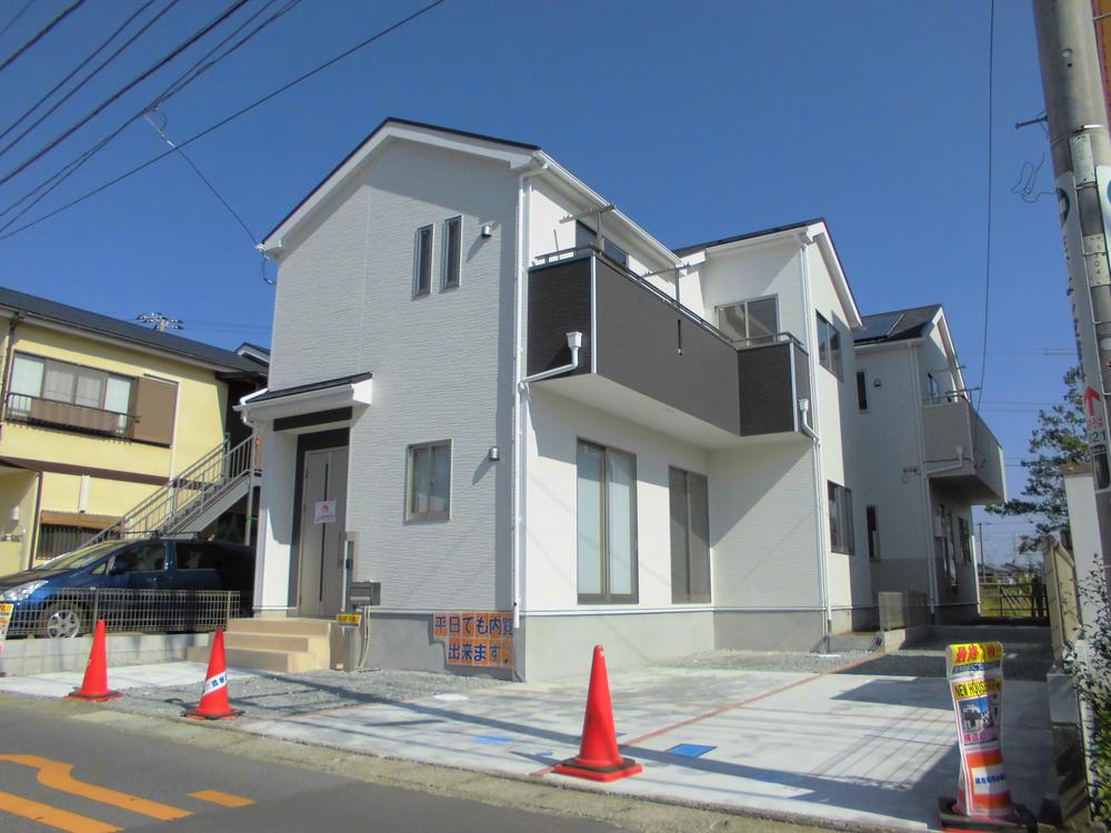 Local appearance photo. Local (10 May 2013) Shooting