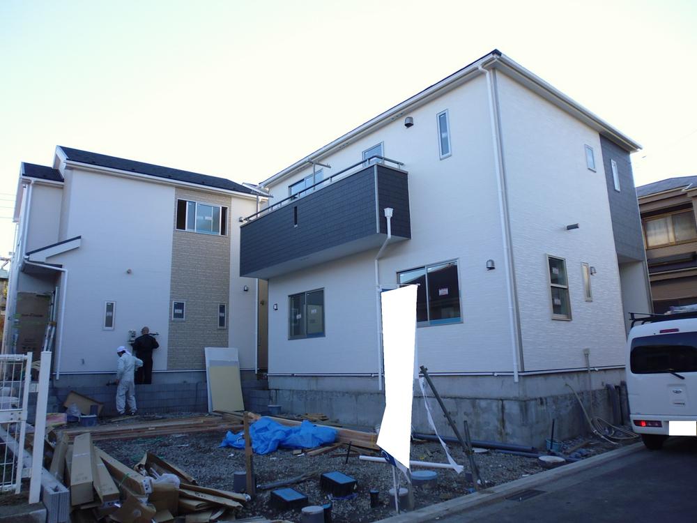 Local photos, including front road. Local (12 May 2013) Shooting