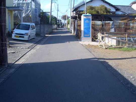 Local photos, including front road. Frontal road