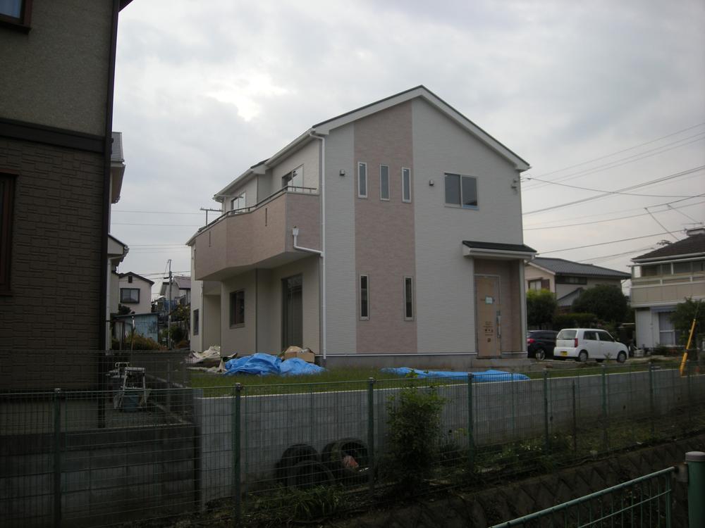 Local appearance photo. Local (10 May 2013) Shooting